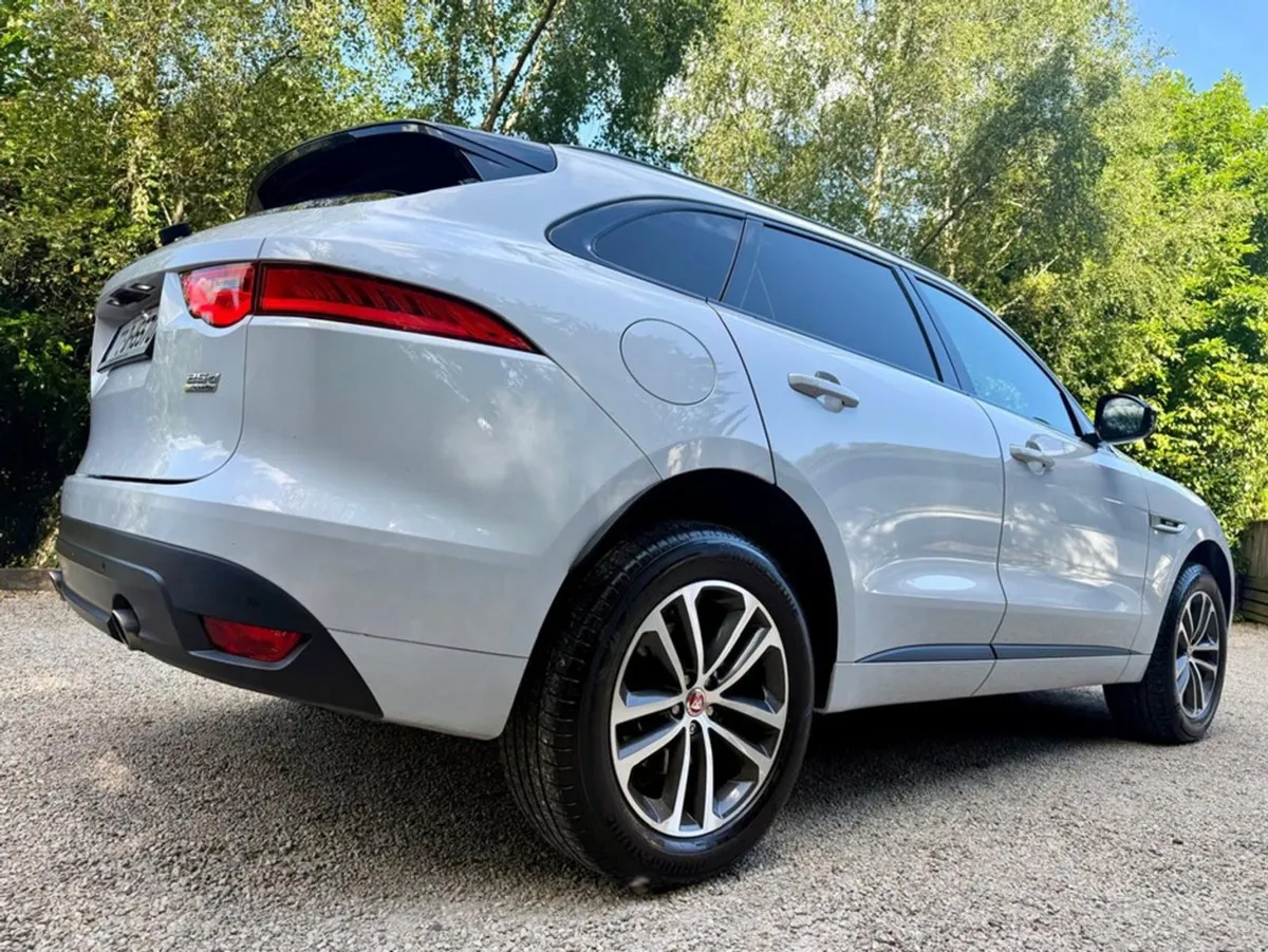 Jaguar F- PACE 2.0 D AWD 240PS R-sport - Image 4