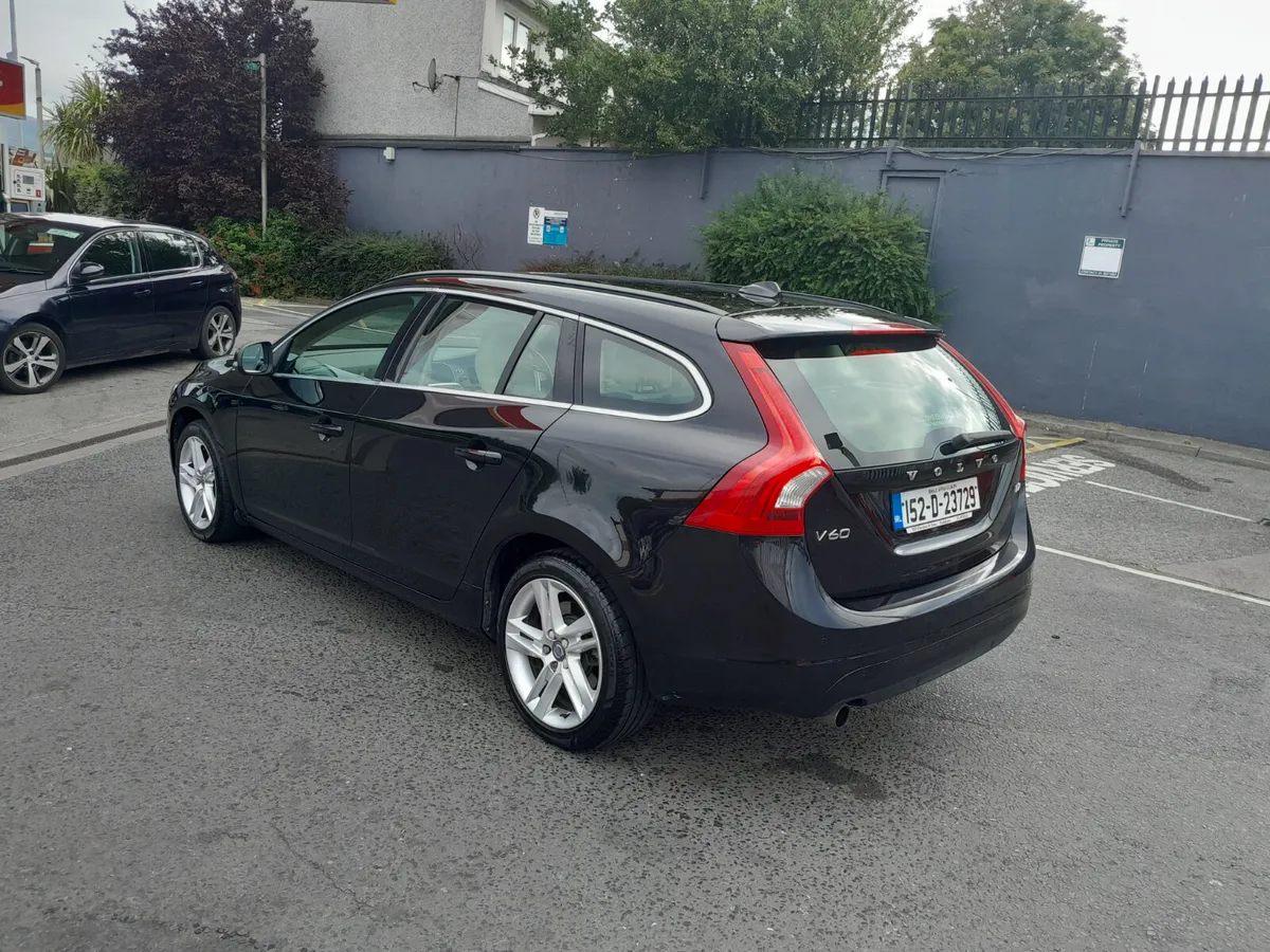 Volvo V60 2015 leather - Image 4