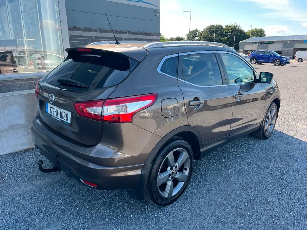 Nissan QASHQAI 1.6 SV CVT Premium 5DR Auto qualit - Image 3