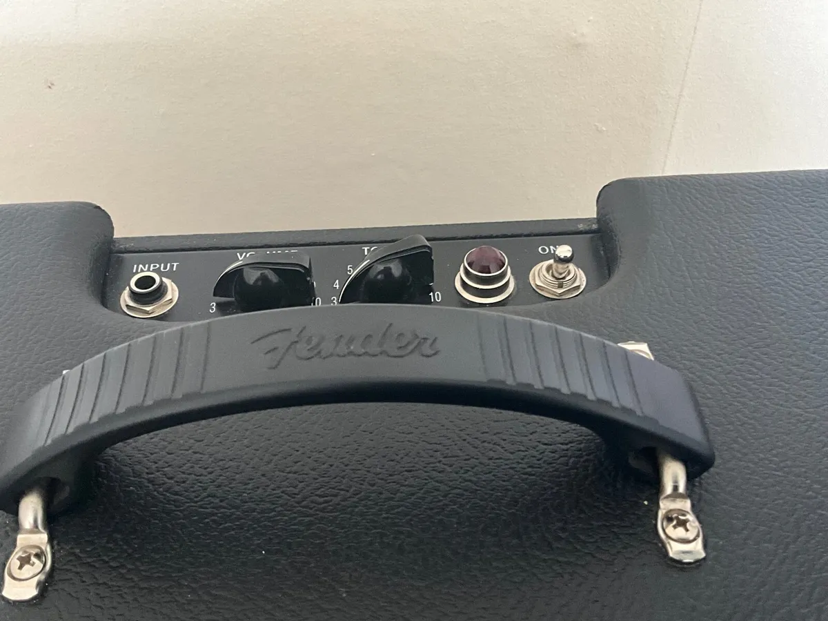 Amplifier - Image 3