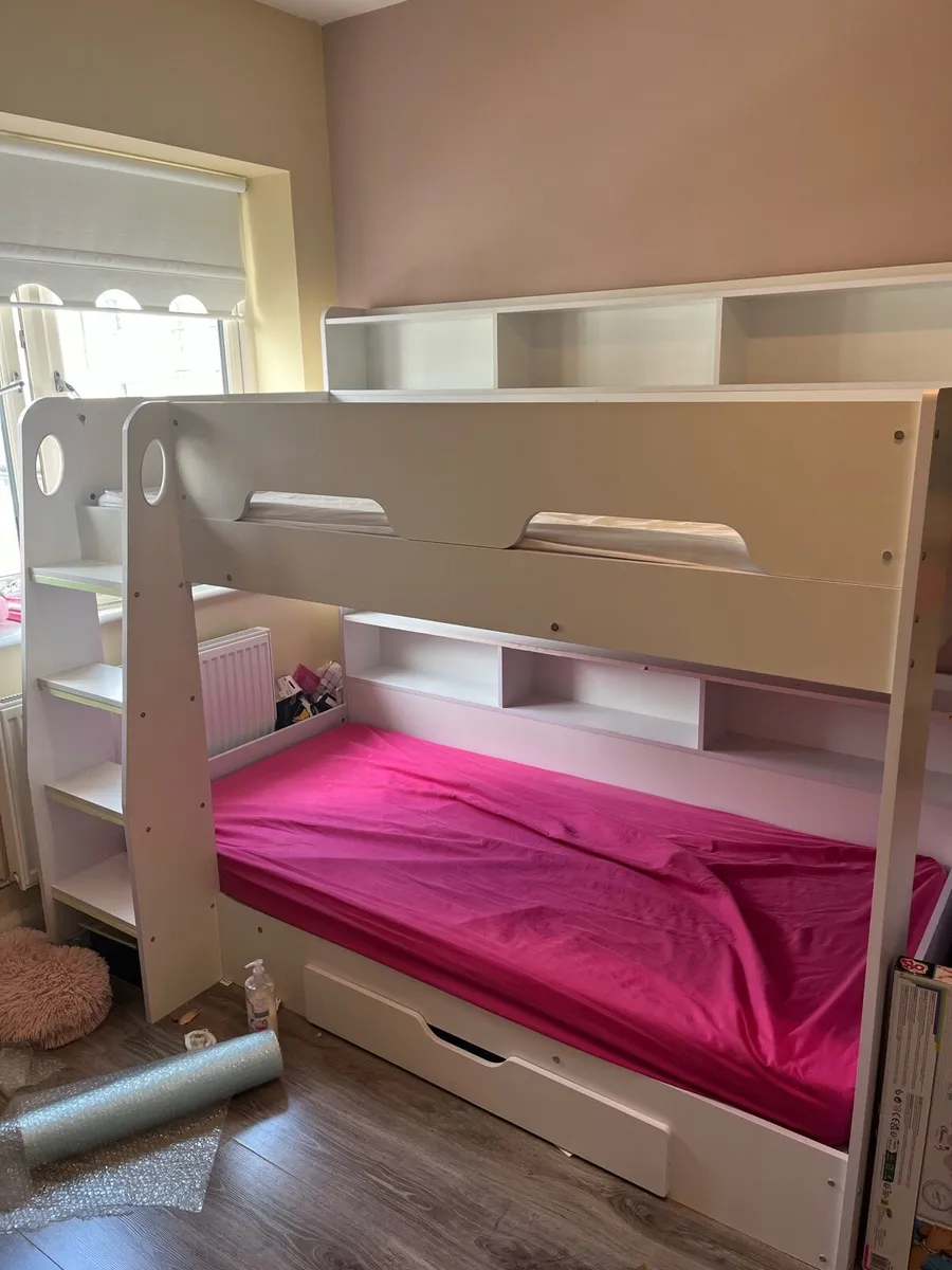 Bunk beds - Image 1