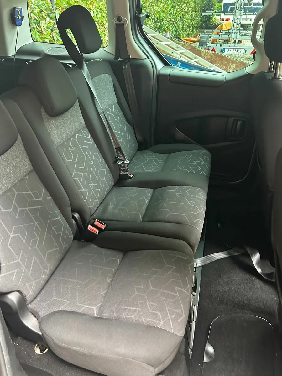 Peugeot Partner 2017 Wheelchair Accessible - Image 3