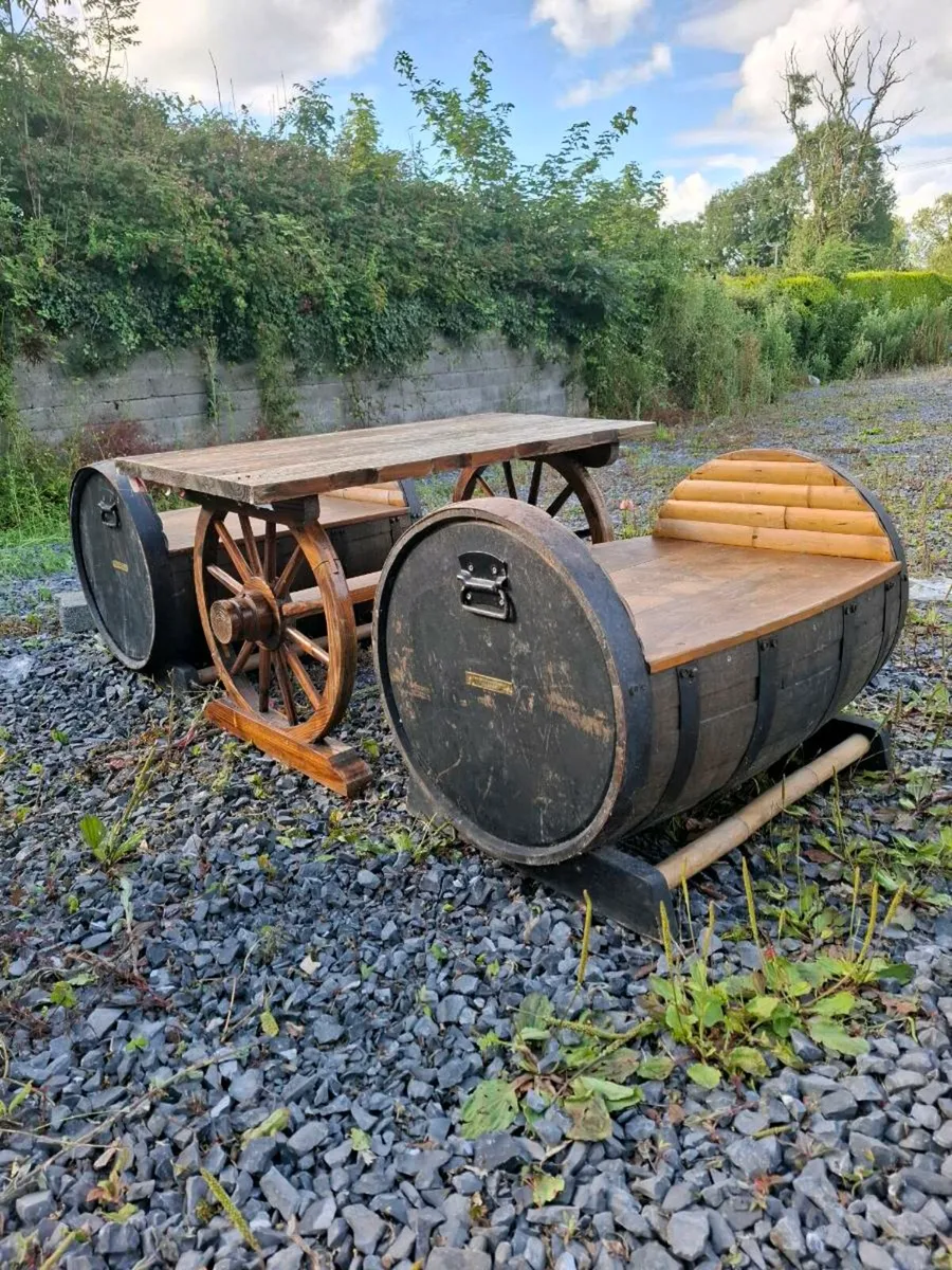Barrel table and chair sets - Image 1