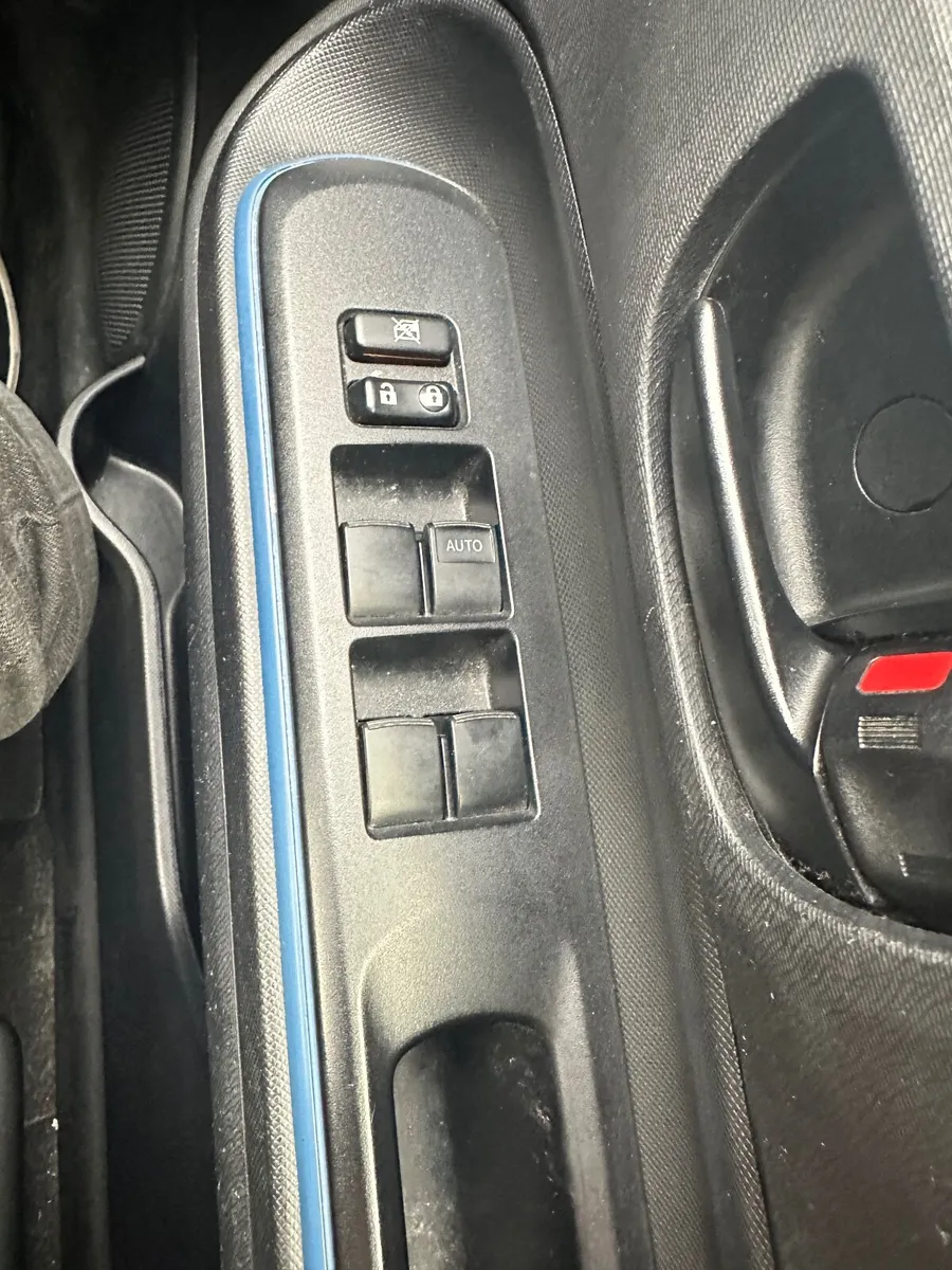 Toyota Aqua 2013 - Image 4