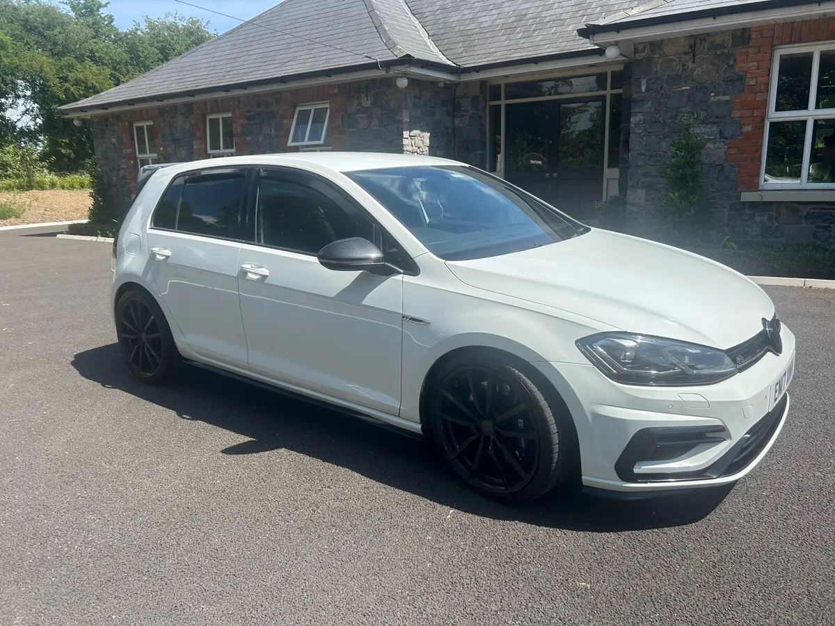 Volkswagen Golf R - Image 2