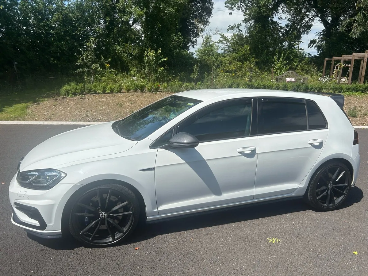 Volkswagen Golf R - Image 3