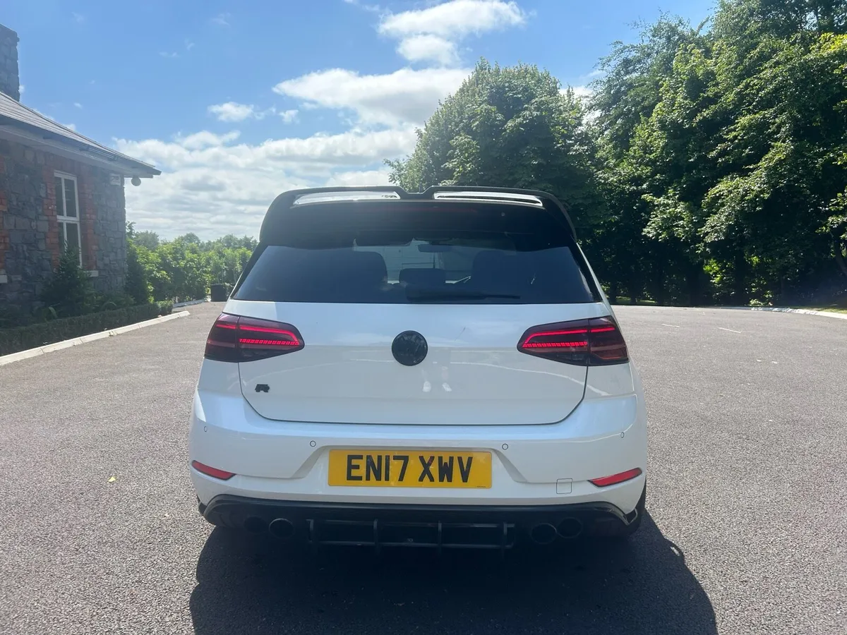 Volkswagen Golf R - Image 4