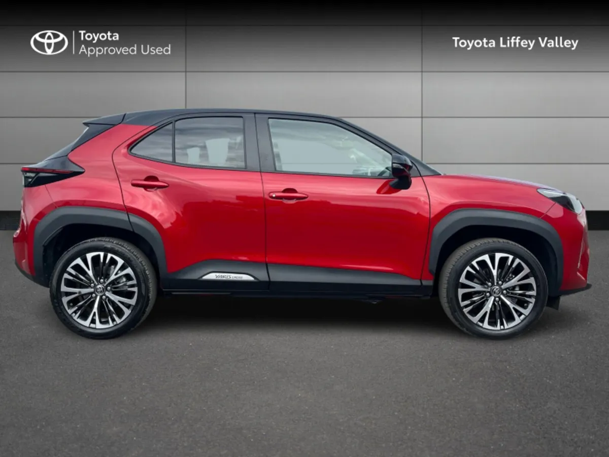 Toyota Yaris CROSS SOL 4DR AUTO - Image 3
