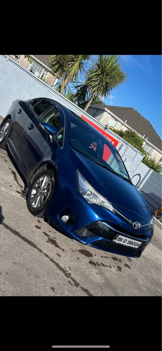 2015 Toyota Avensis  1.6d4d Luna Navi - Image 1