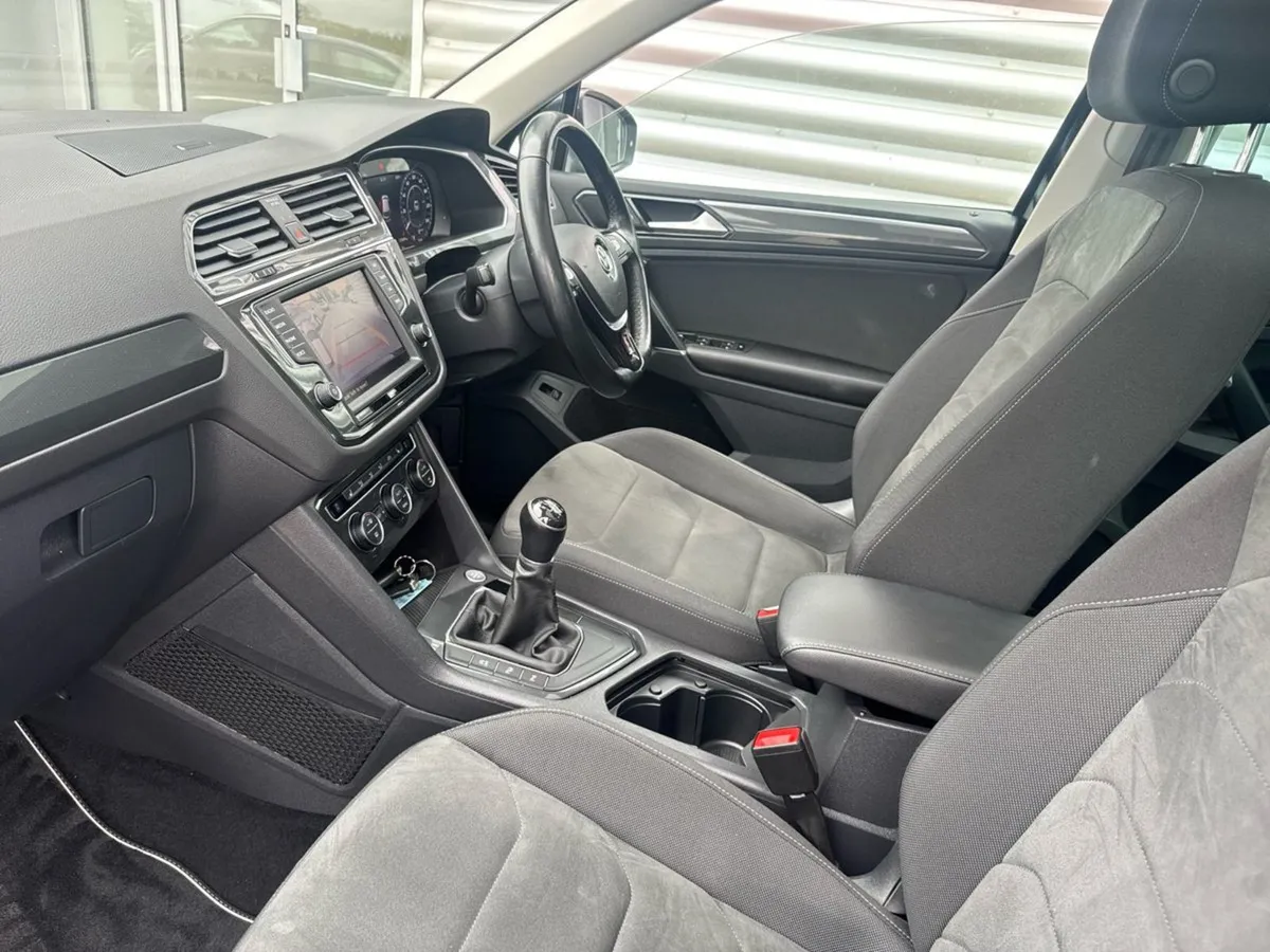 Volkswagen Tiguan Highline 2.0tdi 150HP Manual - Image 3