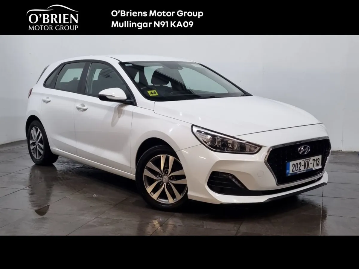 Hyundai i30 Diesel Deluxe - Image 1