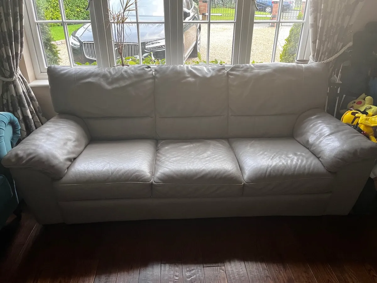 Leather couch - Image 1
