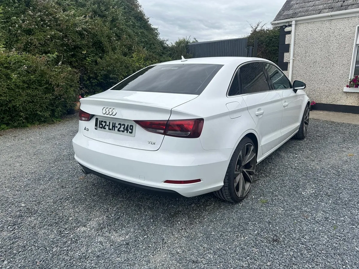 Car - Image 4