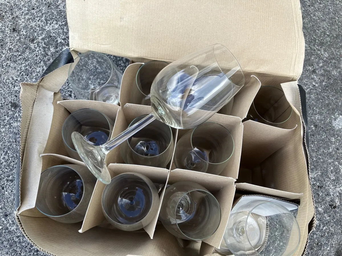 Set of 12 Wine Glasses - Image 1