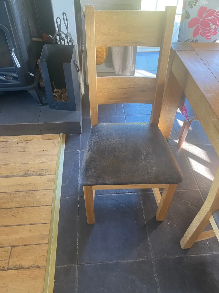 Oak dining table and chairs - Image 3