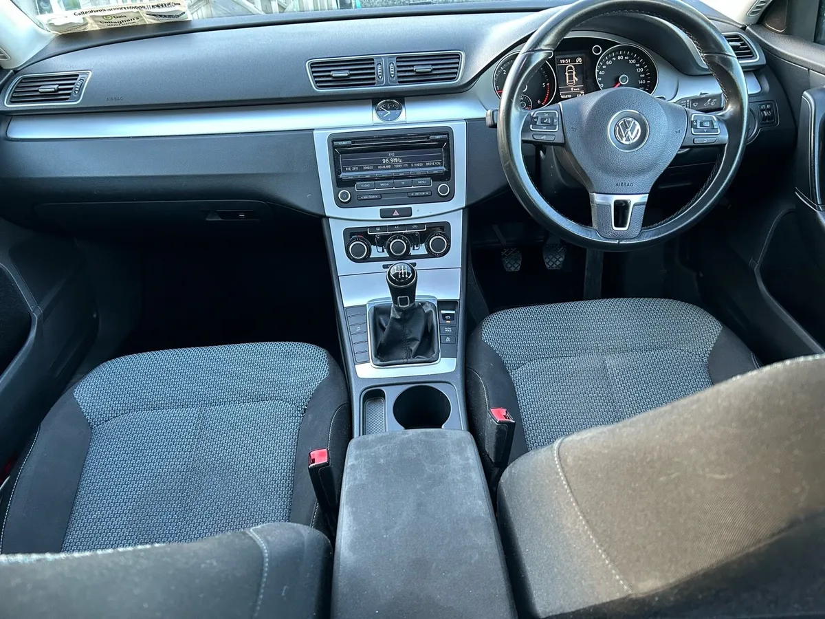 VW PASSAT - Image 4