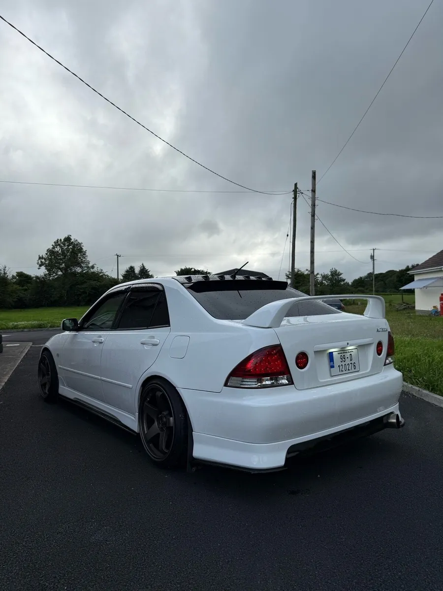 Toyota Altezza - Image 4