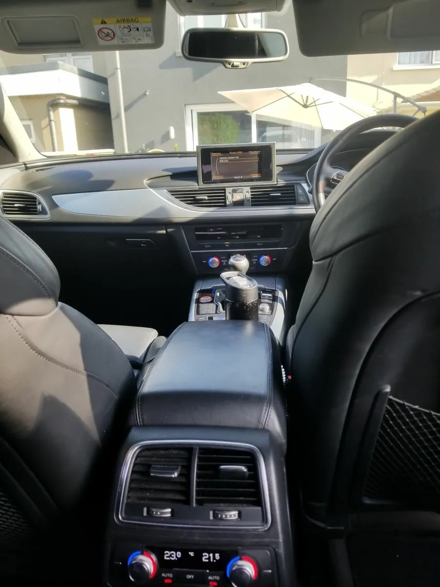 Audi A6 2015 - Image 2