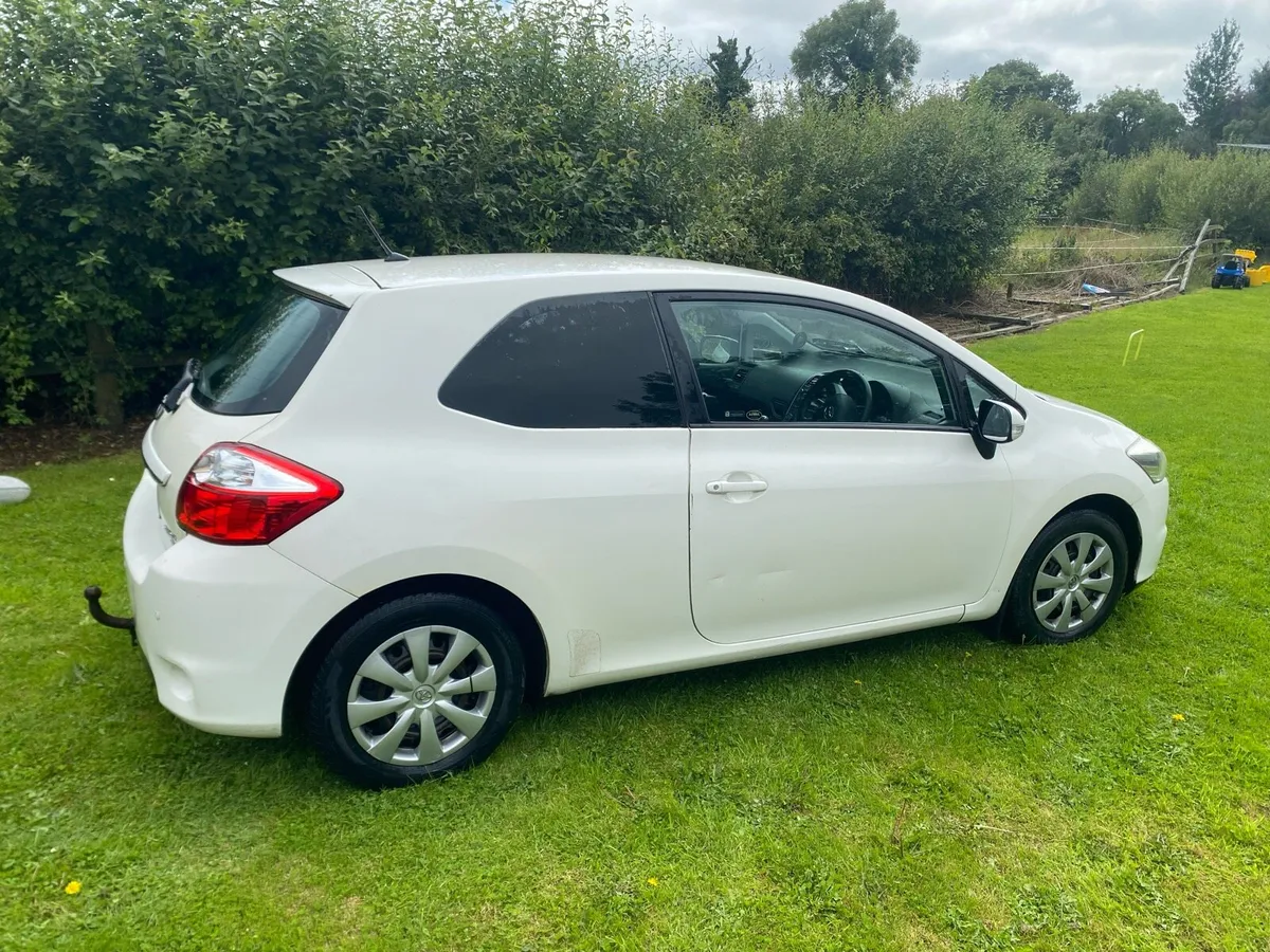 Toyota Auris - Image 1