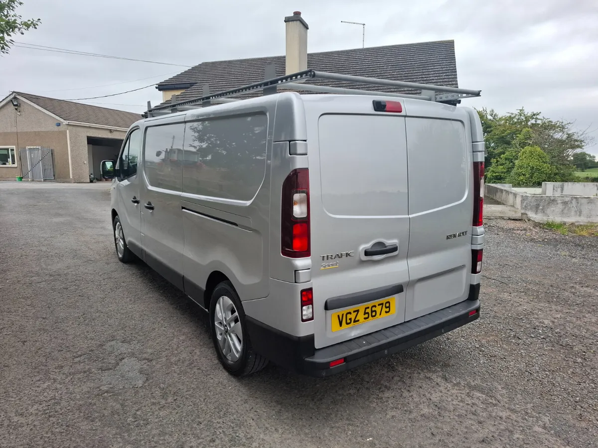 2021 Renault Trafic Sport lwb - Image 3