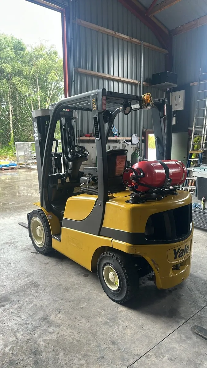 Yale forklift - Image 1