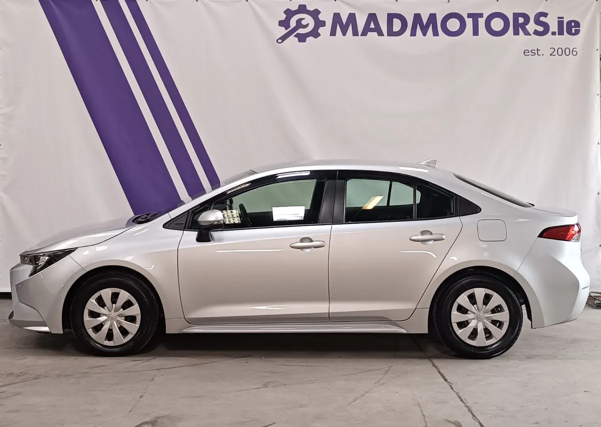 2020 Toyota Corolla 1.8 Petrol HYBRID 2Yr Warranty - Image 4