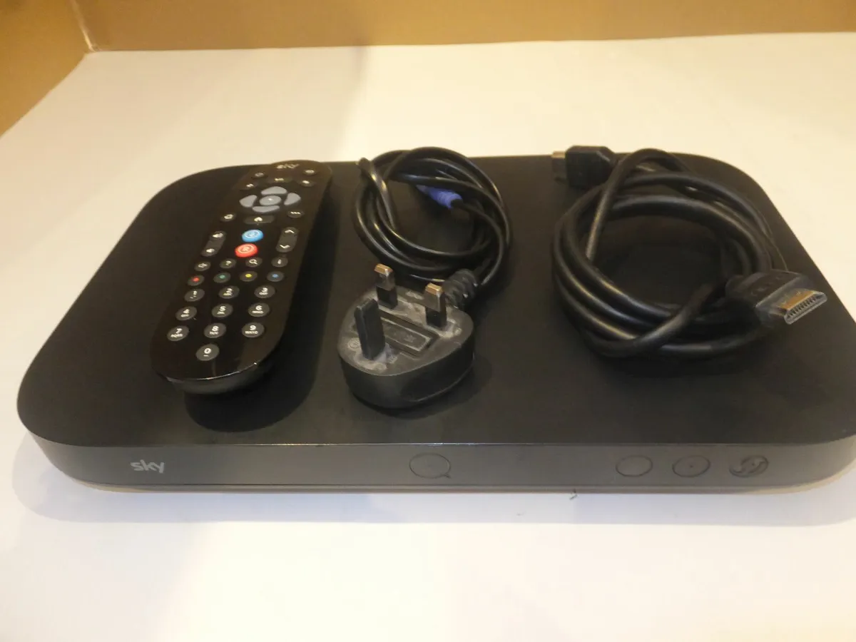 Sky + Box with remote - Image 1