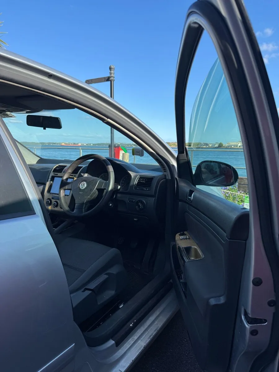 Car - Image 4