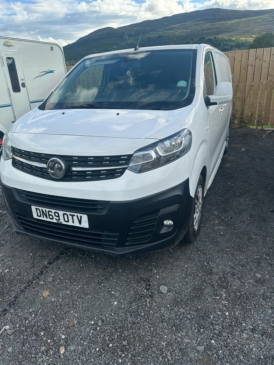 2019 Vauxhall vivaro for breaking 1.5 - Image 2