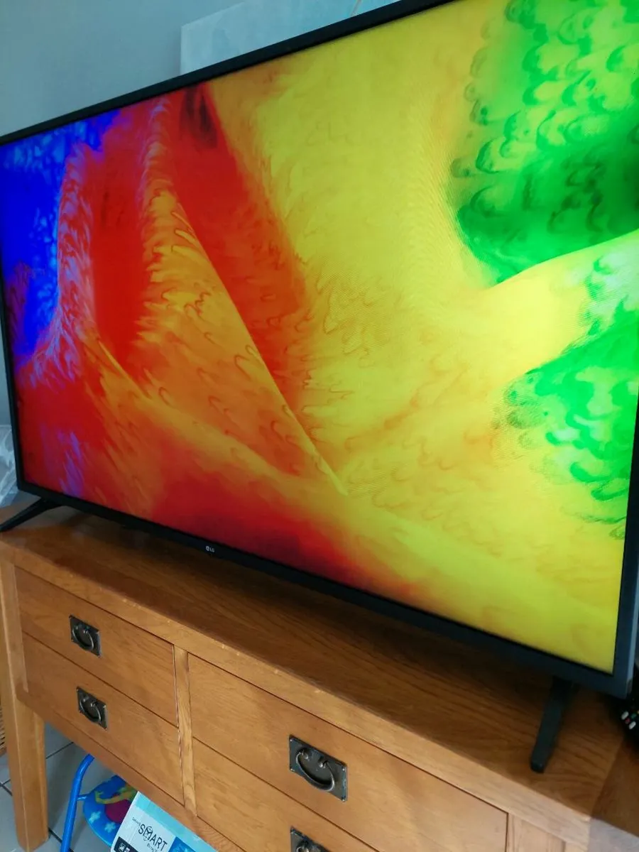 Lg 55-inch Smart tv - Image 3