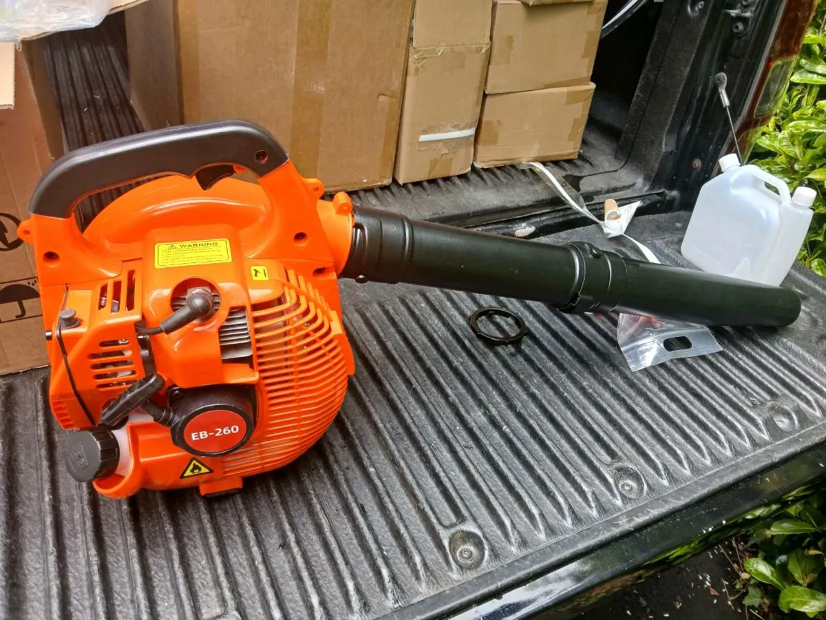 LEAF BLOWER - Image 2
