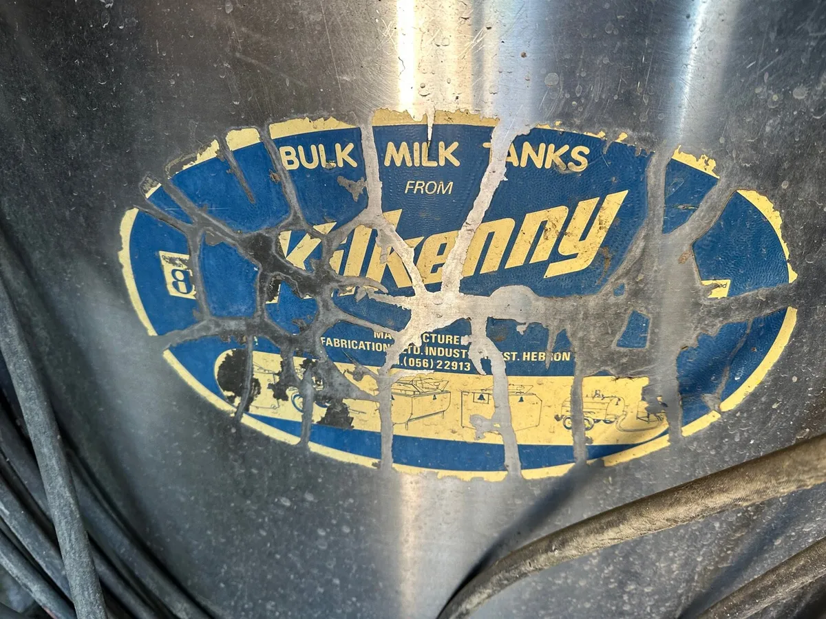 300 Gallon Stainless Steel Milk Tank - Image 1