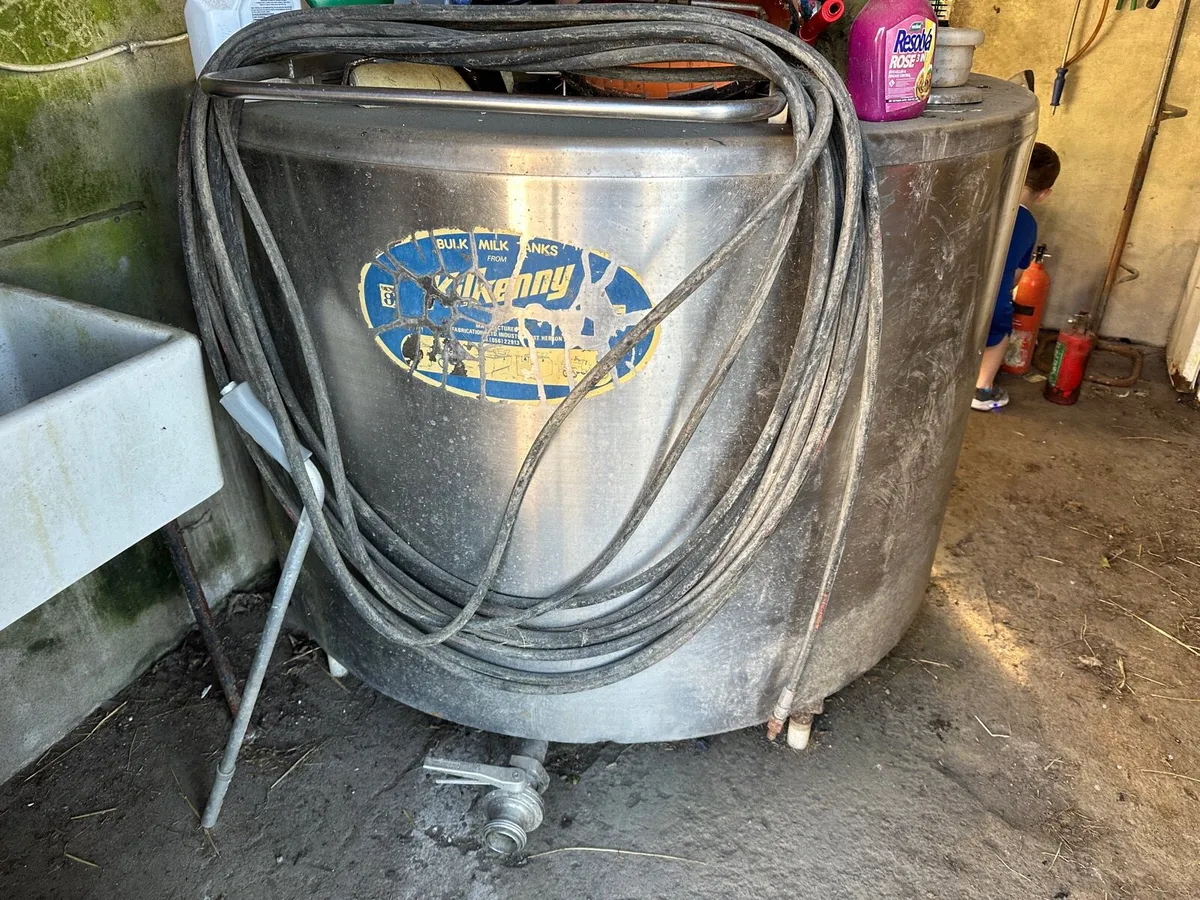 300 Gallon Stainless Steel Milk Tank - Image 2