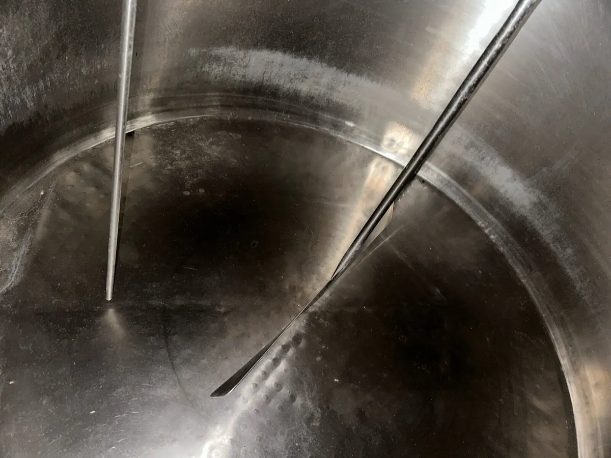 300 Gallon Stainless Steel Milk Tank - Image 3