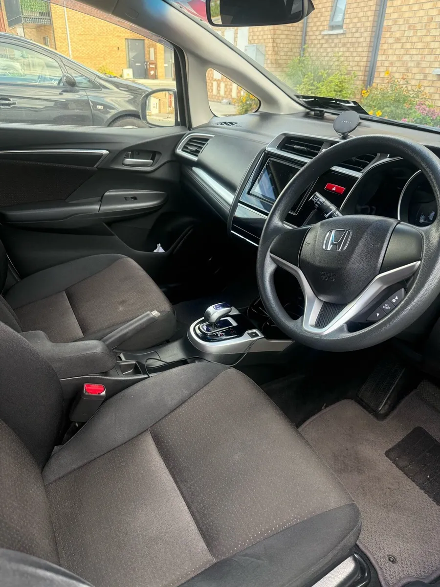 Honda Fit 2016 hybrid automatic - Image 4