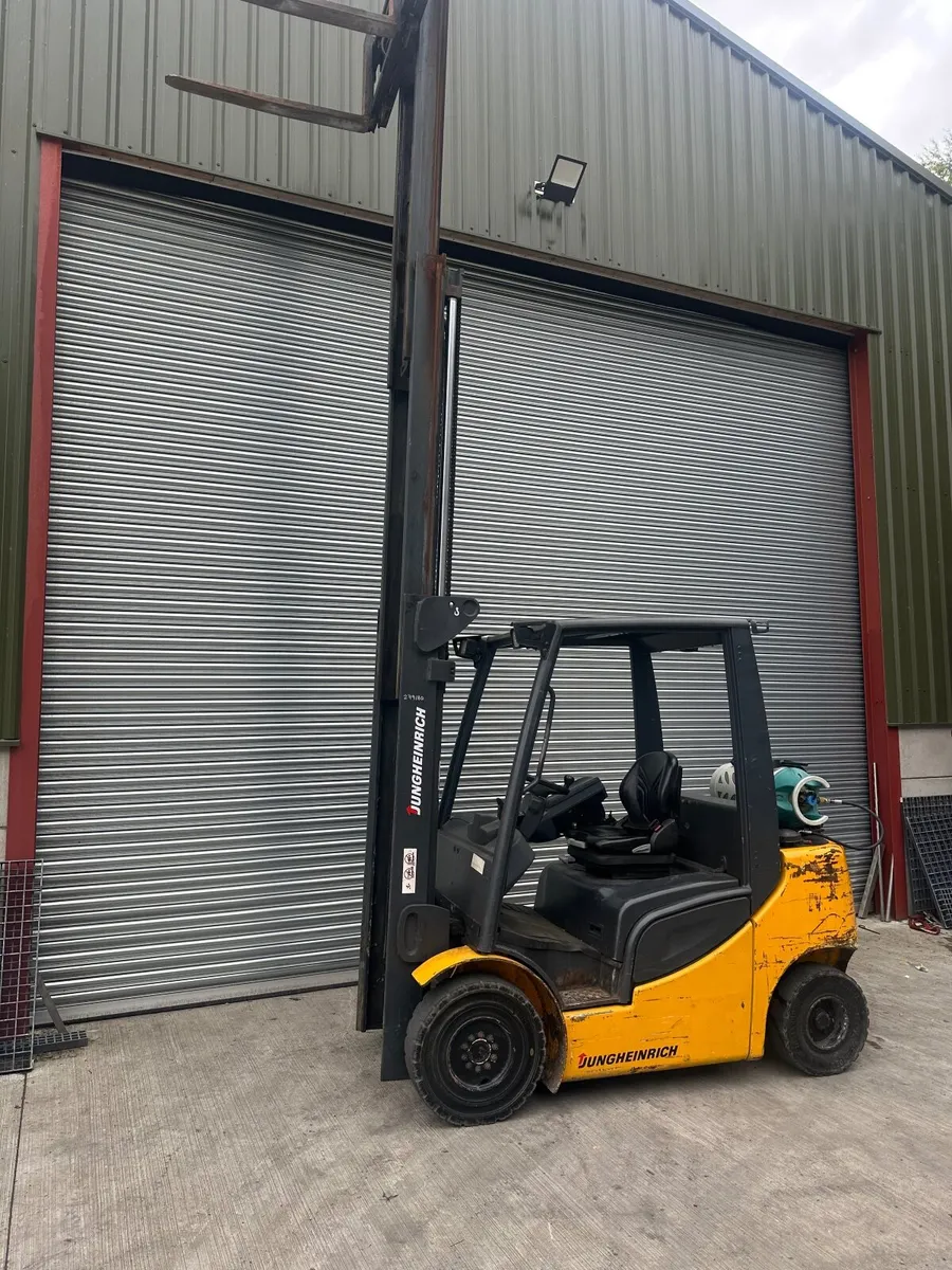 Jungheinrich forklift - Image 1