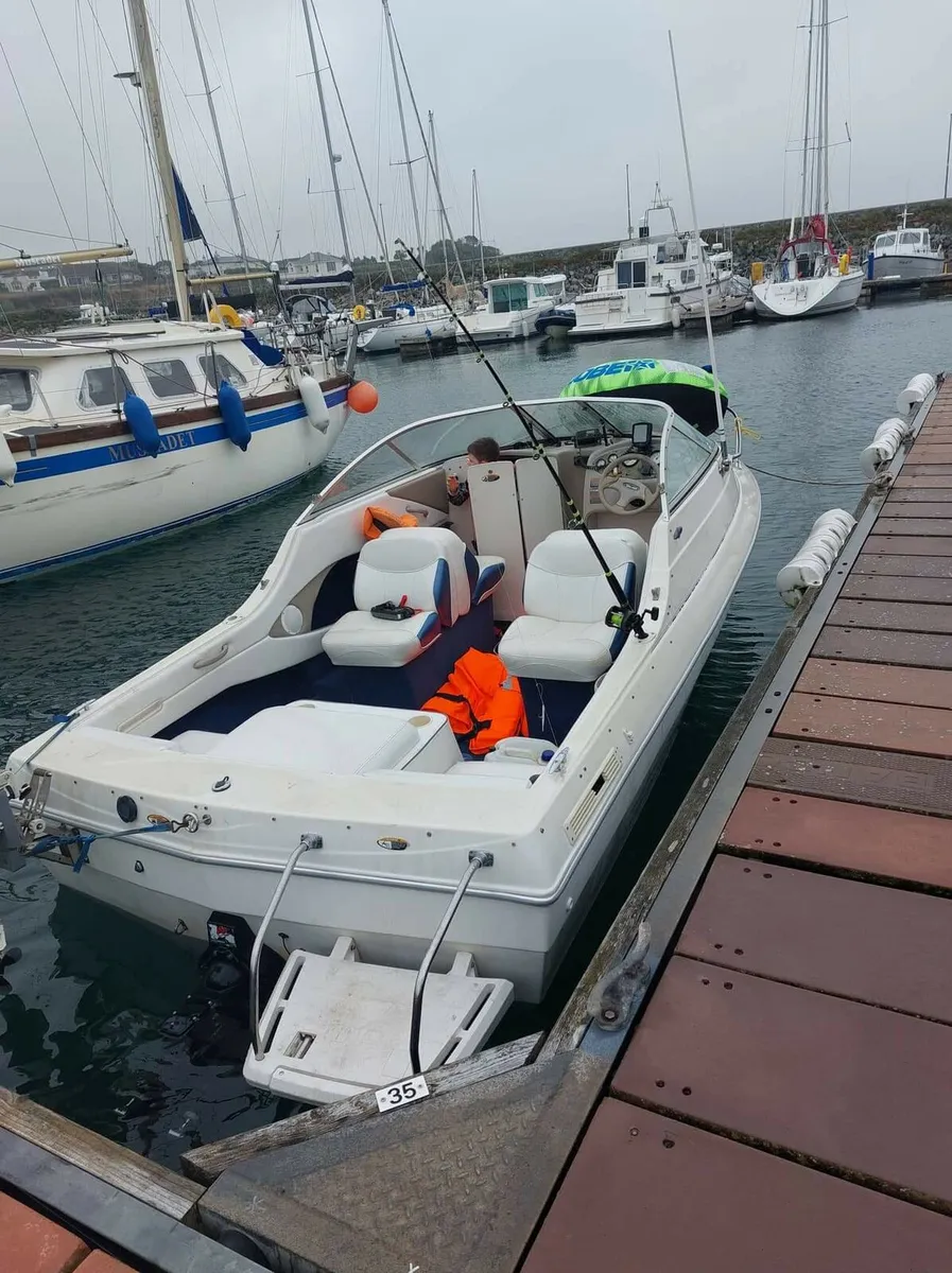 Bayliner capri boat - Image 4