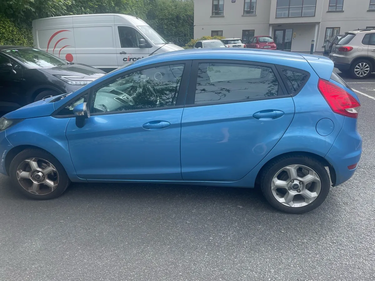 2011 Ford Fiesta - Image 4