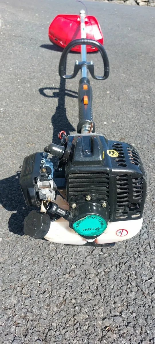 Brushcutter/ Strimmer, Heavy Duty. - Image 2