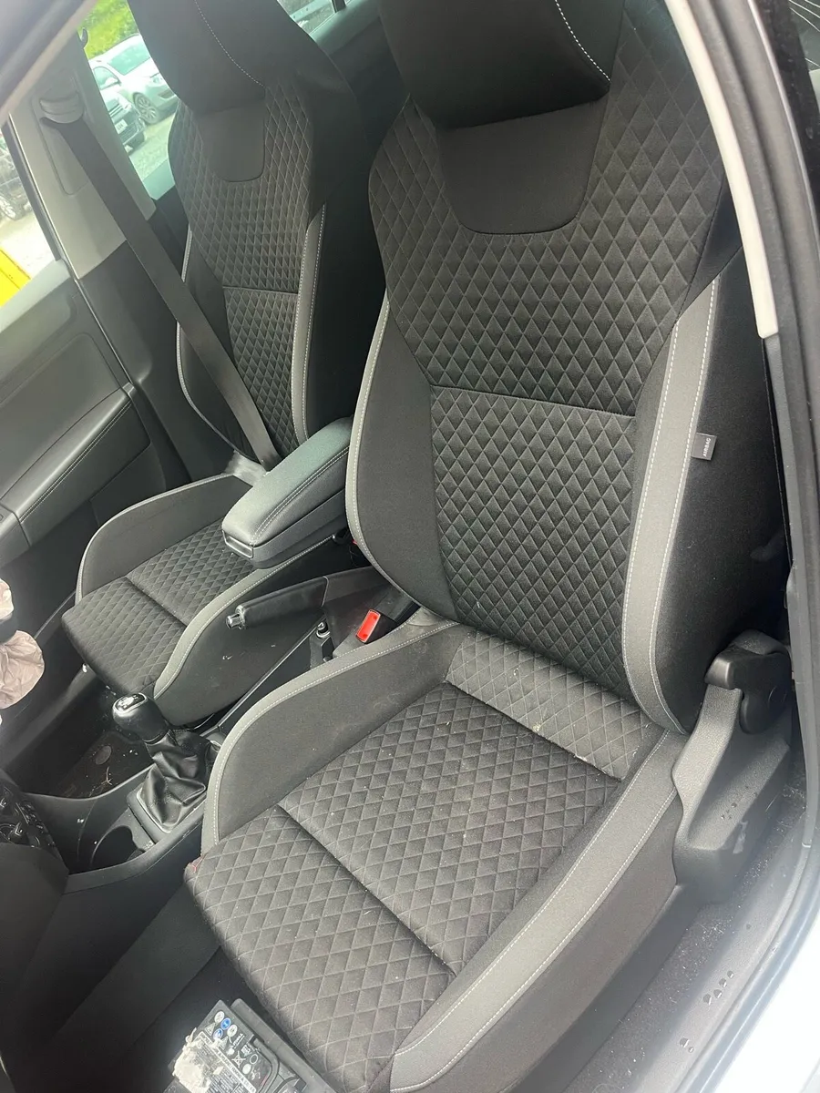 2017 Skoda rapid breaking parts 1.4 tdi - Image 2