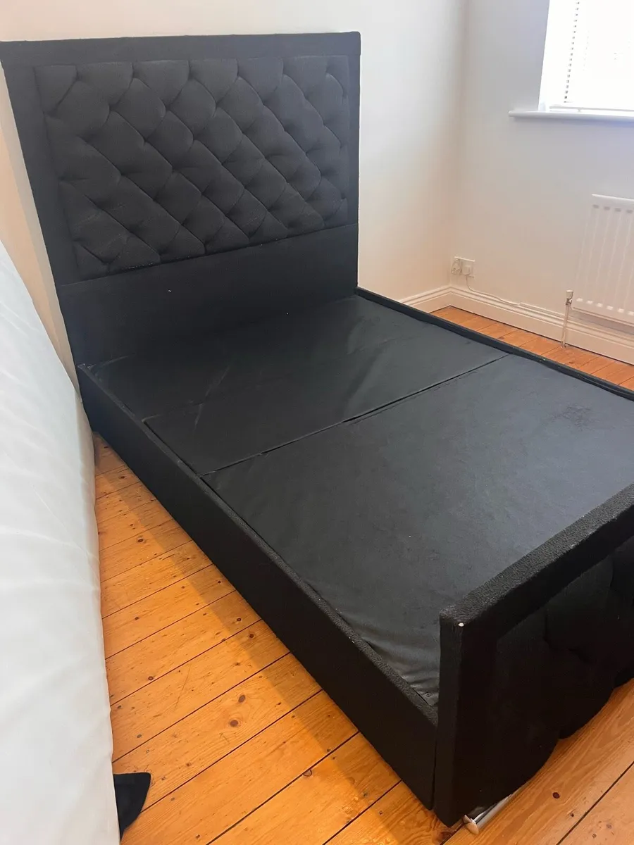 Double bed - Image 2