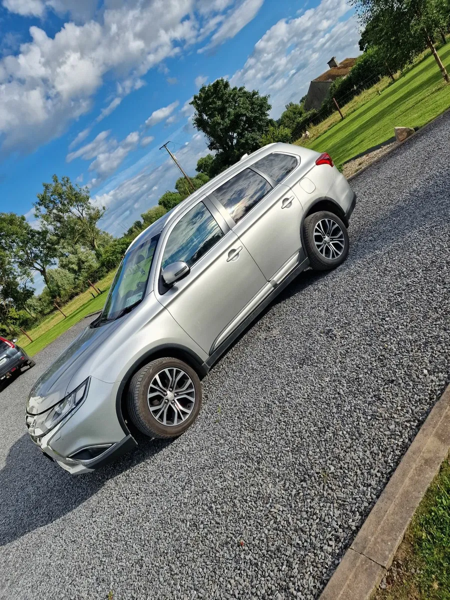 Mitsubishi Outlander 2018 - Image 1