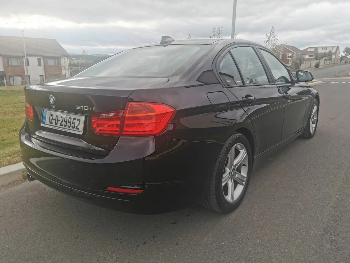 BMW 3-Series 2012 - Image 2