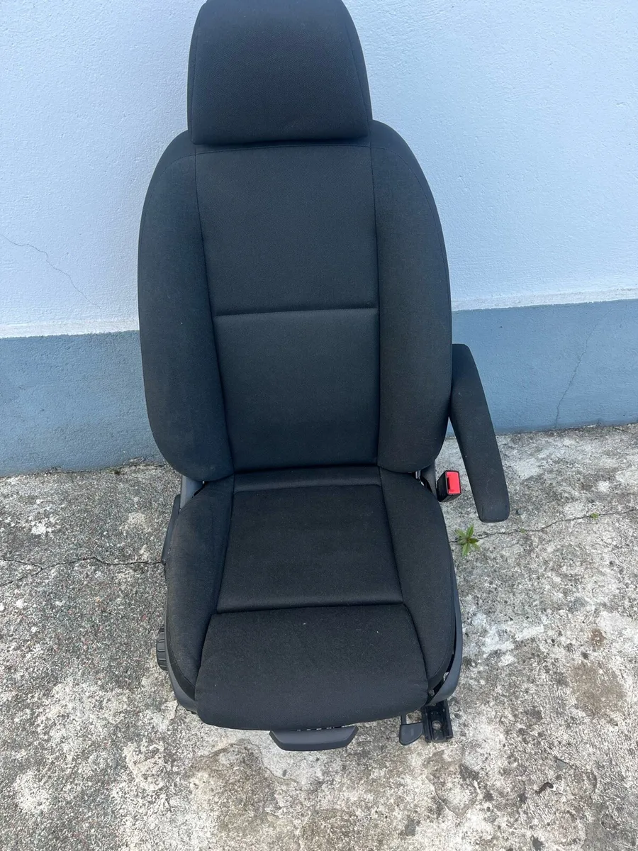 X2 sprinter single seats - Image 1