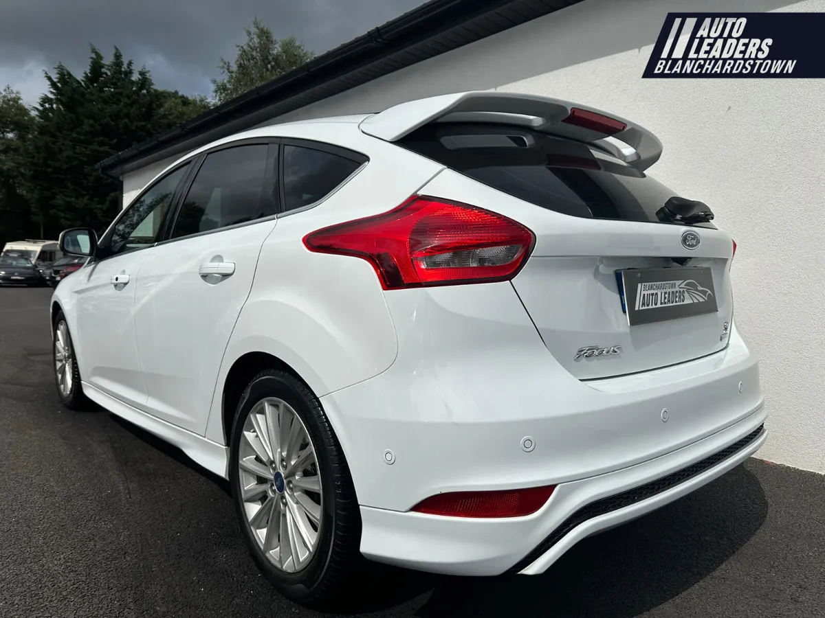 (152) FORD FOCUS 1.5 ZETEC S ECO B 150 AUTO LOW KM - Image 4