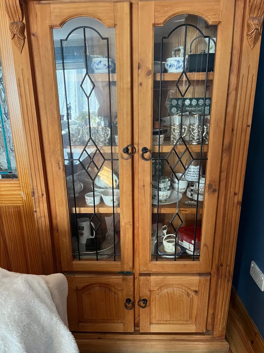 Cabinet - Image 1