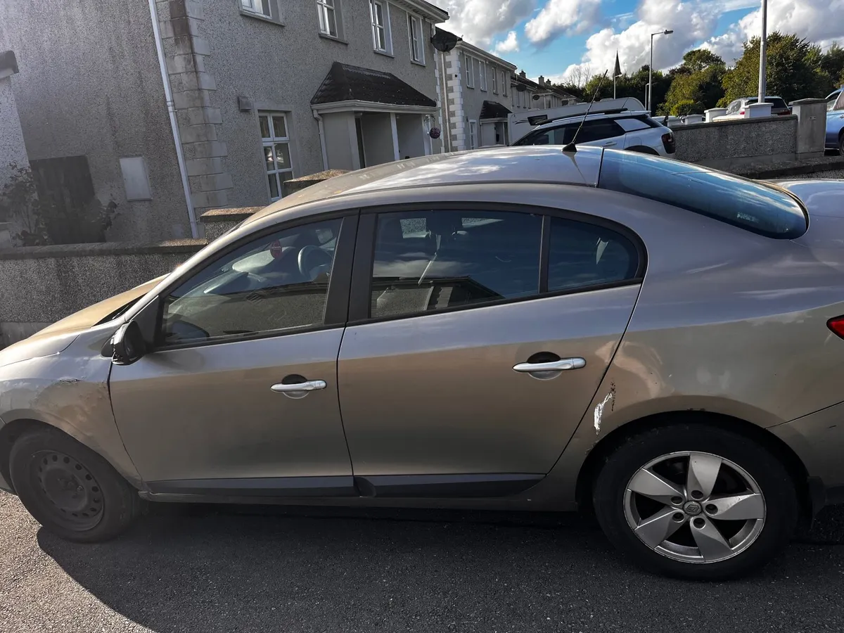 Renault Fluence 2011 - Image 4