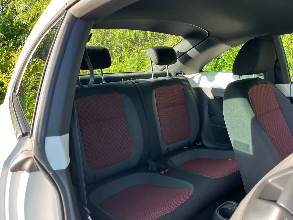 Volkswagen Beetle 1.2L Automatic - Image 4