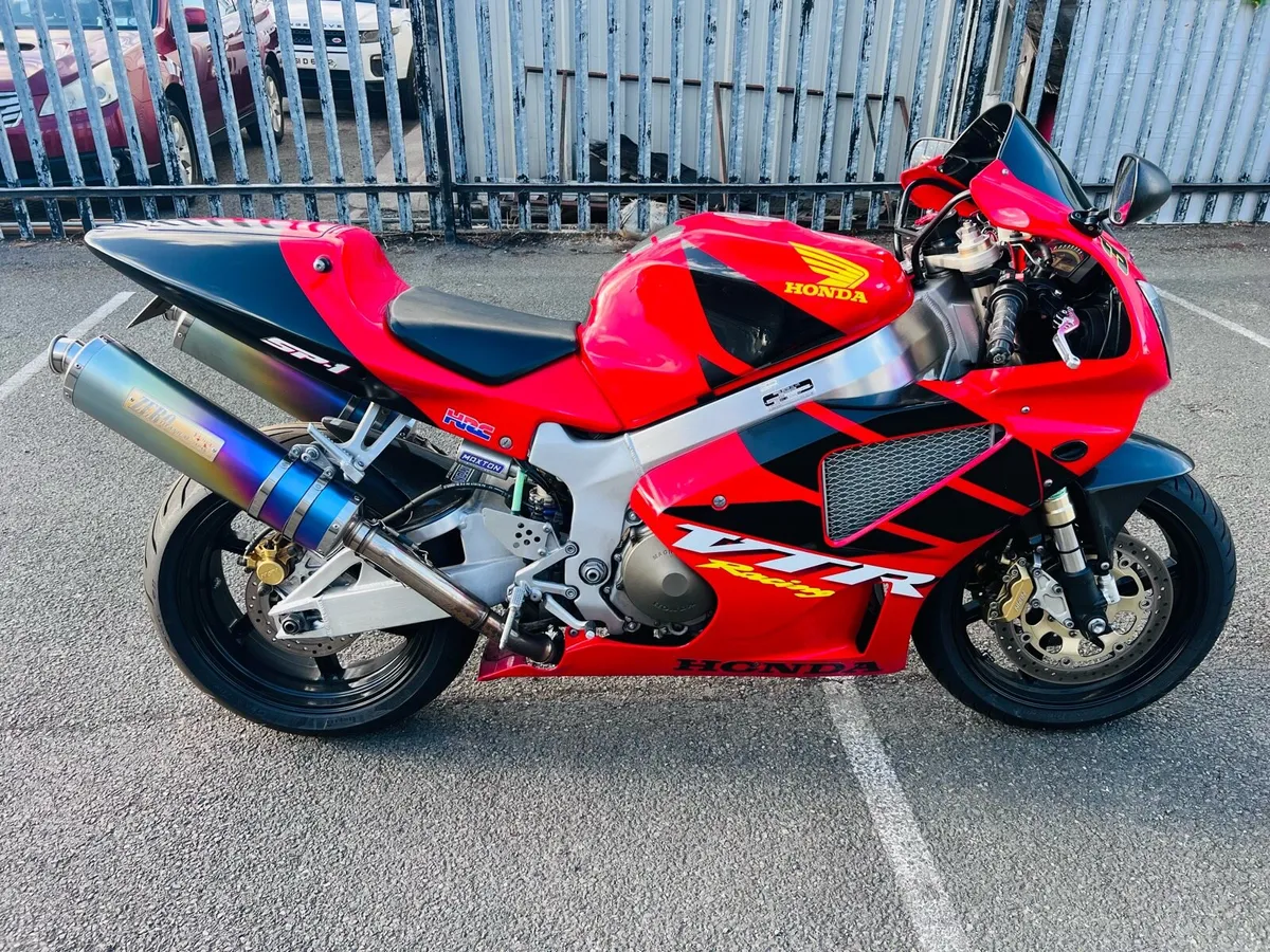 Honda SP1 VTR-1000 - Image 1