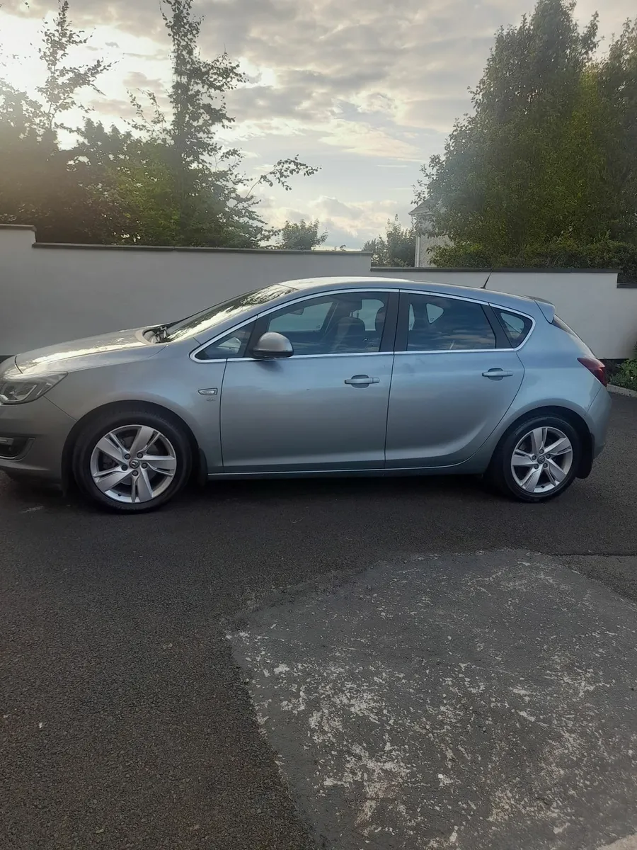 Vauxhall Astra 2013 - Image 2